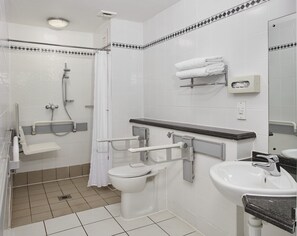 Combined shower/bathtub, free toiletries, hair dryer, towels