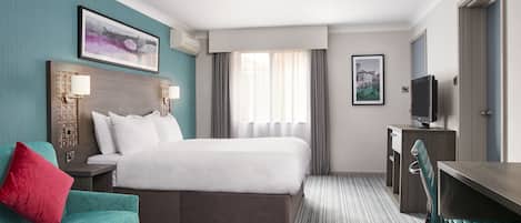 Schreibtisch, schallisolierte Zimmer, Bügeleisen/Bügelbrett