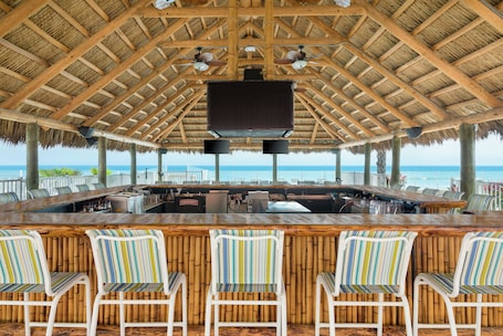 Bar (on property). Hampton Inn Daytona Beach/Beachfront
