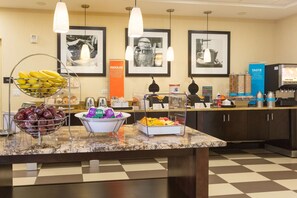 Free daily buffet breakfast - Hampton Inn Daytona Beach/Beachfront (Daytona Beach)