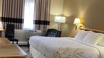 Room, 1 King Bed, Accessible, Refrigerator | Blackout drapes, iron/ironing board, free WiFi, bed sheets