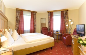 Minibar, in-room safe, desk, iron/ironing board