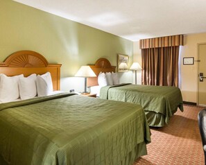 Sängtillbehör av högsta kvalitet och värdeförvaringsskåp på rummet