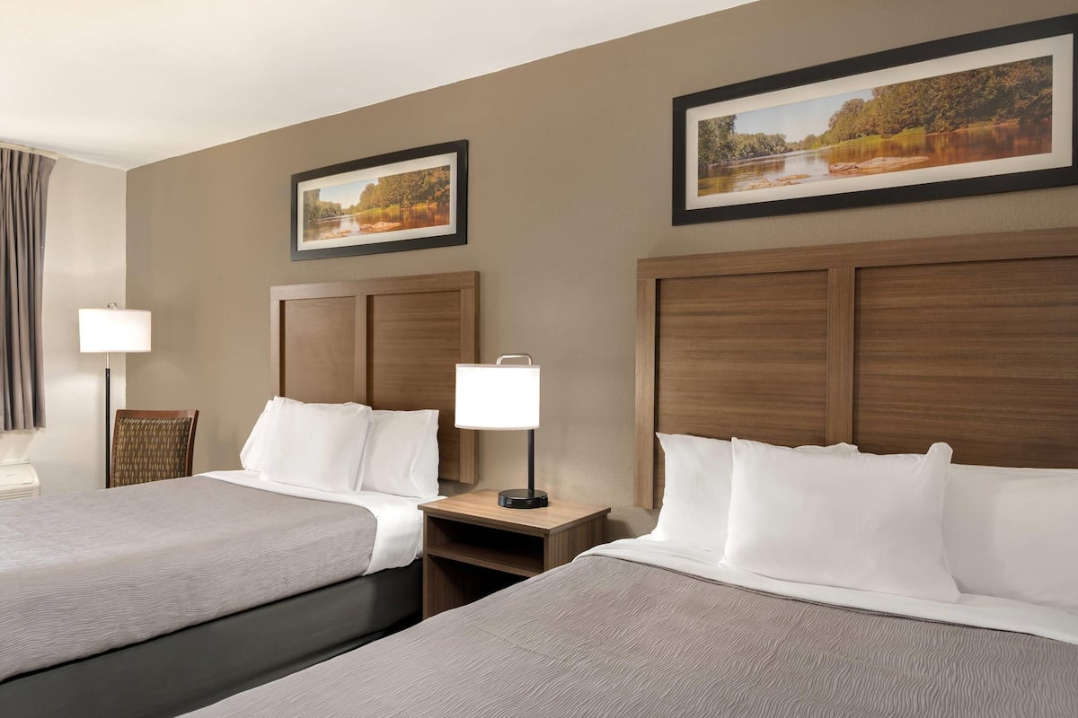 Standard Room, 2 Double Beds, Non Smoking