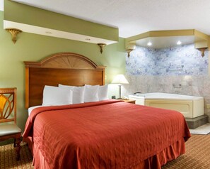 Premium bedding, in-room safe, desk, iron/ironing board - Quality Inn South Hill I-85 (South Hill)