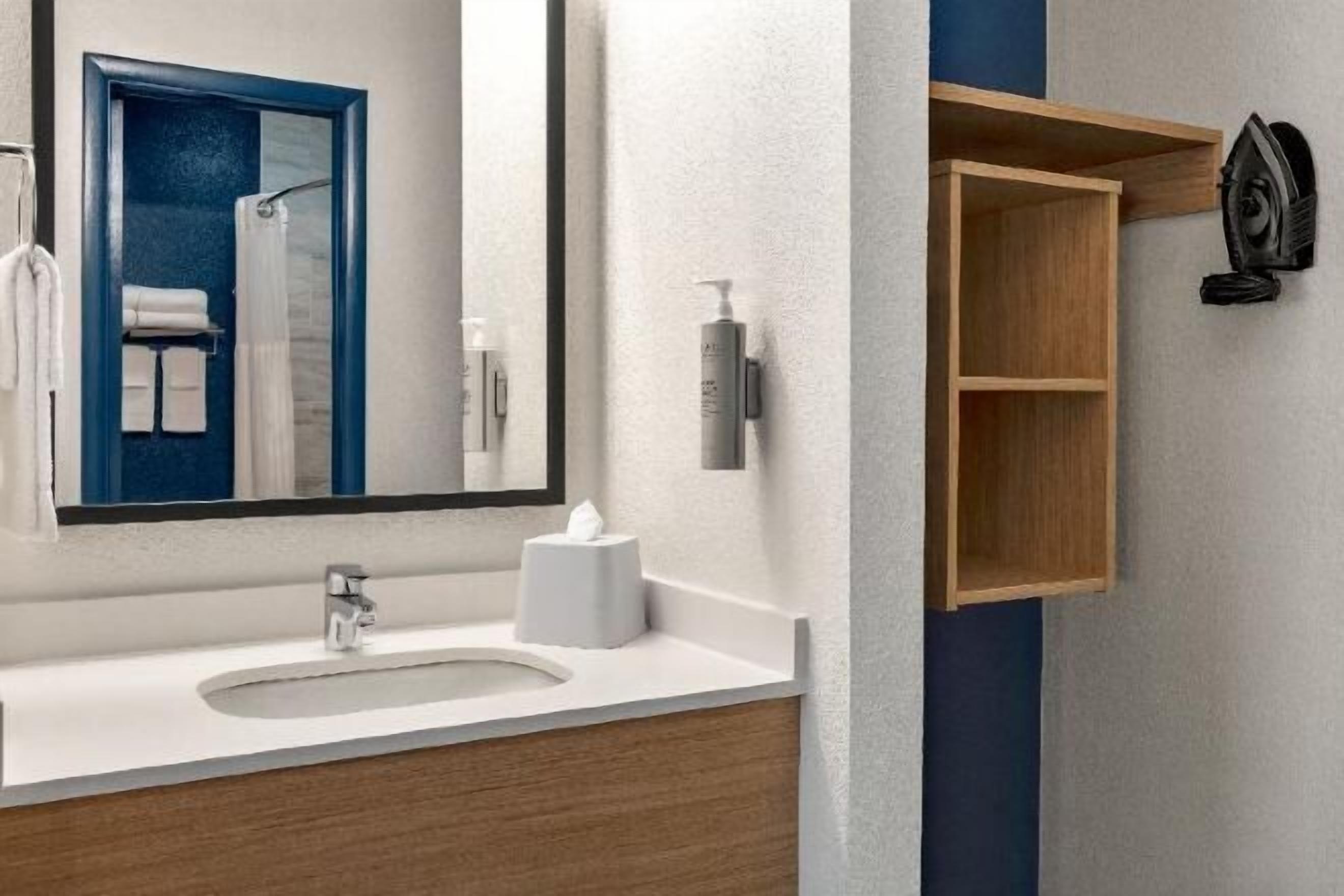 Badrum | Badkar/dusch, gratis toalettartiklar, hårtork och handdukar