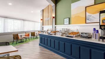 Café da manhã continental grátis todos os dias