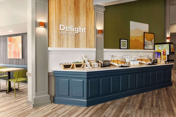 Free daily continental breakfast 