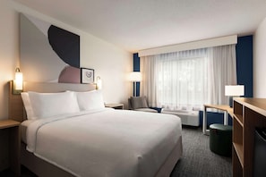 Room, 1 Queen Bed, Accessible, Bathtub (Mobility) | Premium bedding, pillowtop beds, desk, laptop workspace - Spark by Hilton Mystic Groton (Mystic)