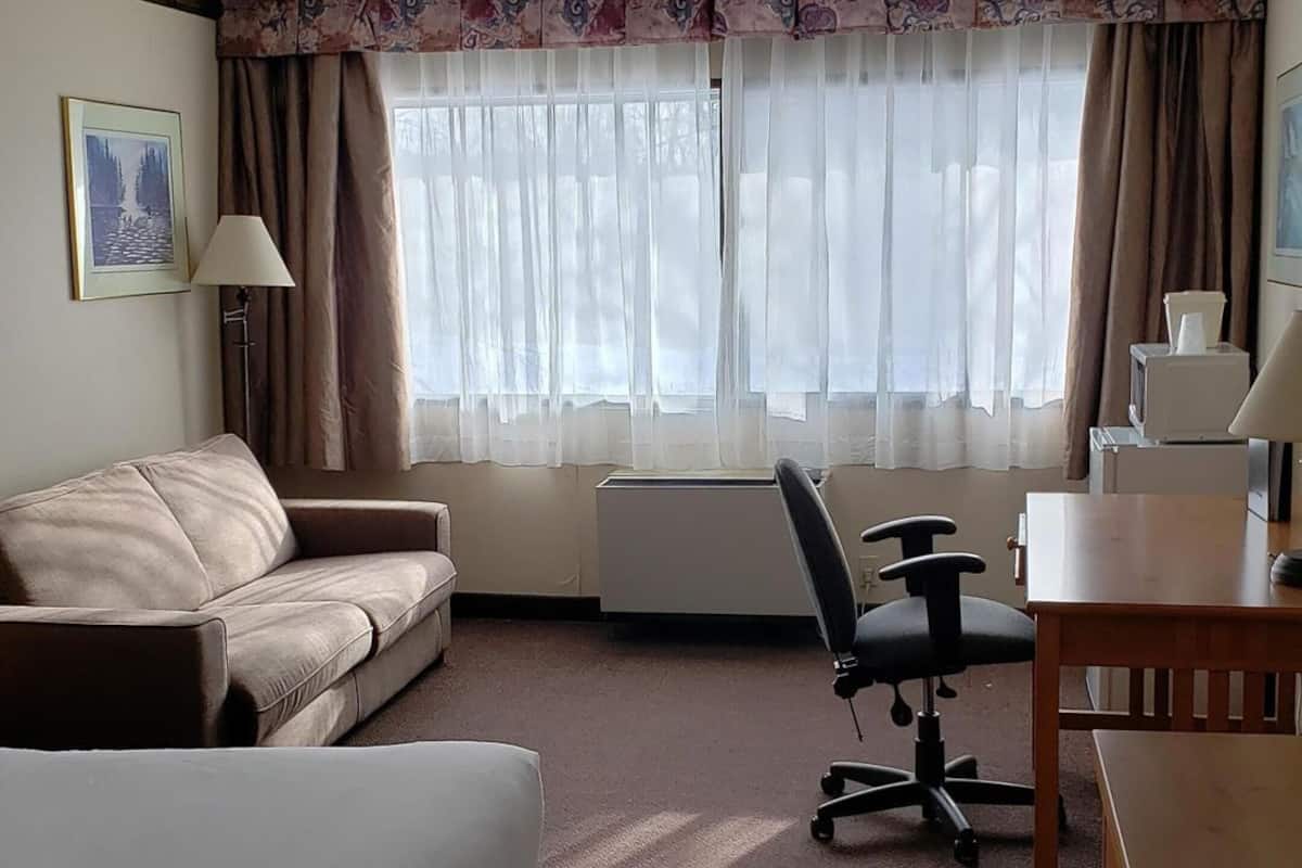 In-room safe, iron/ironing board, free rollaway beds, free WiFi