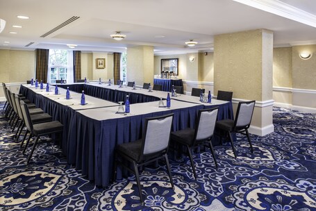 Phoenix Park Hotel - Image 20