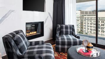 The Clare Penthouse Suite | Vardagsrum | 43-tums platt-tv med premiumkanaler och tv