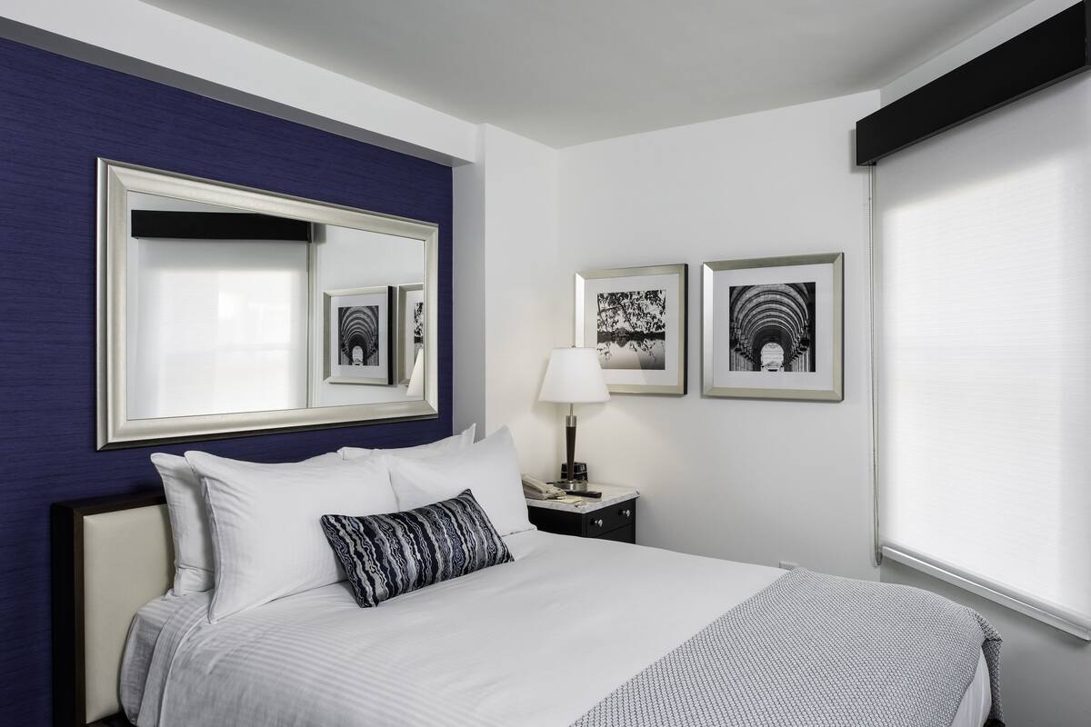 Standard Room, 1 Queen Bed