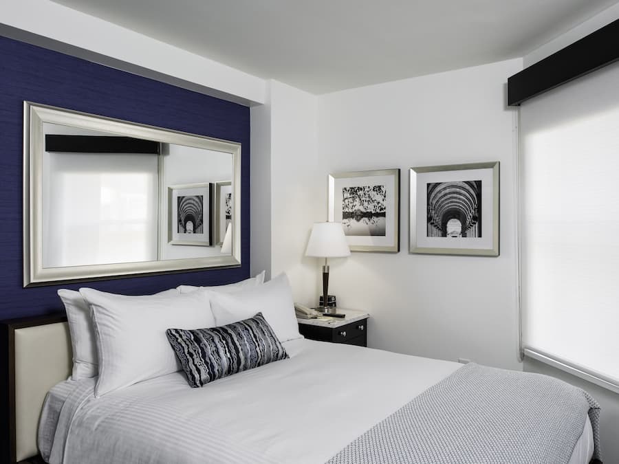 Standard Room, 1 Queen Bed