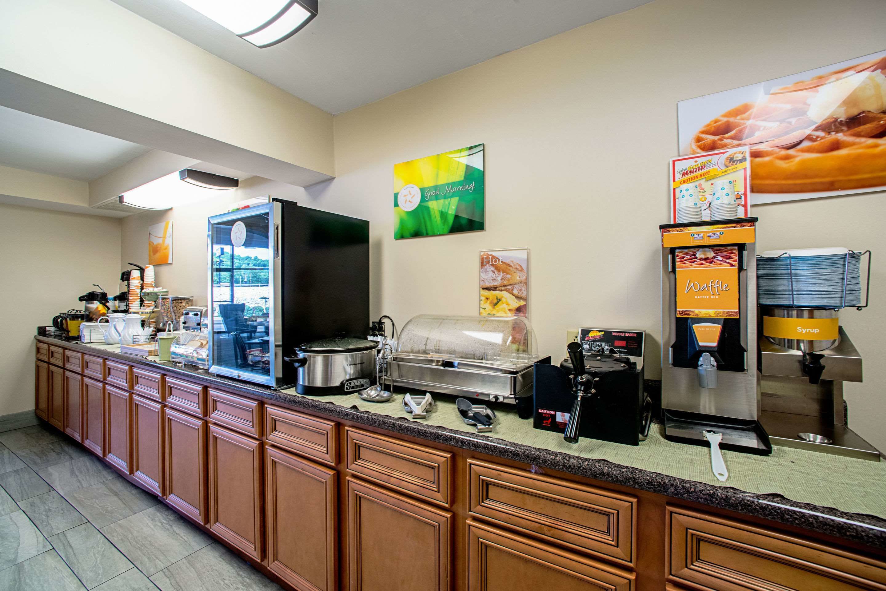 free buffet breakfast