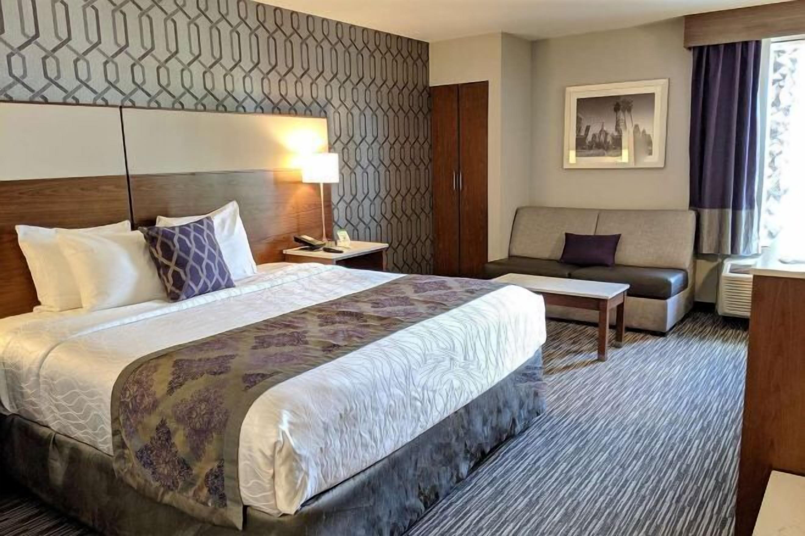 Coffres-forts dans les chambres, bureau, rideaux occultants