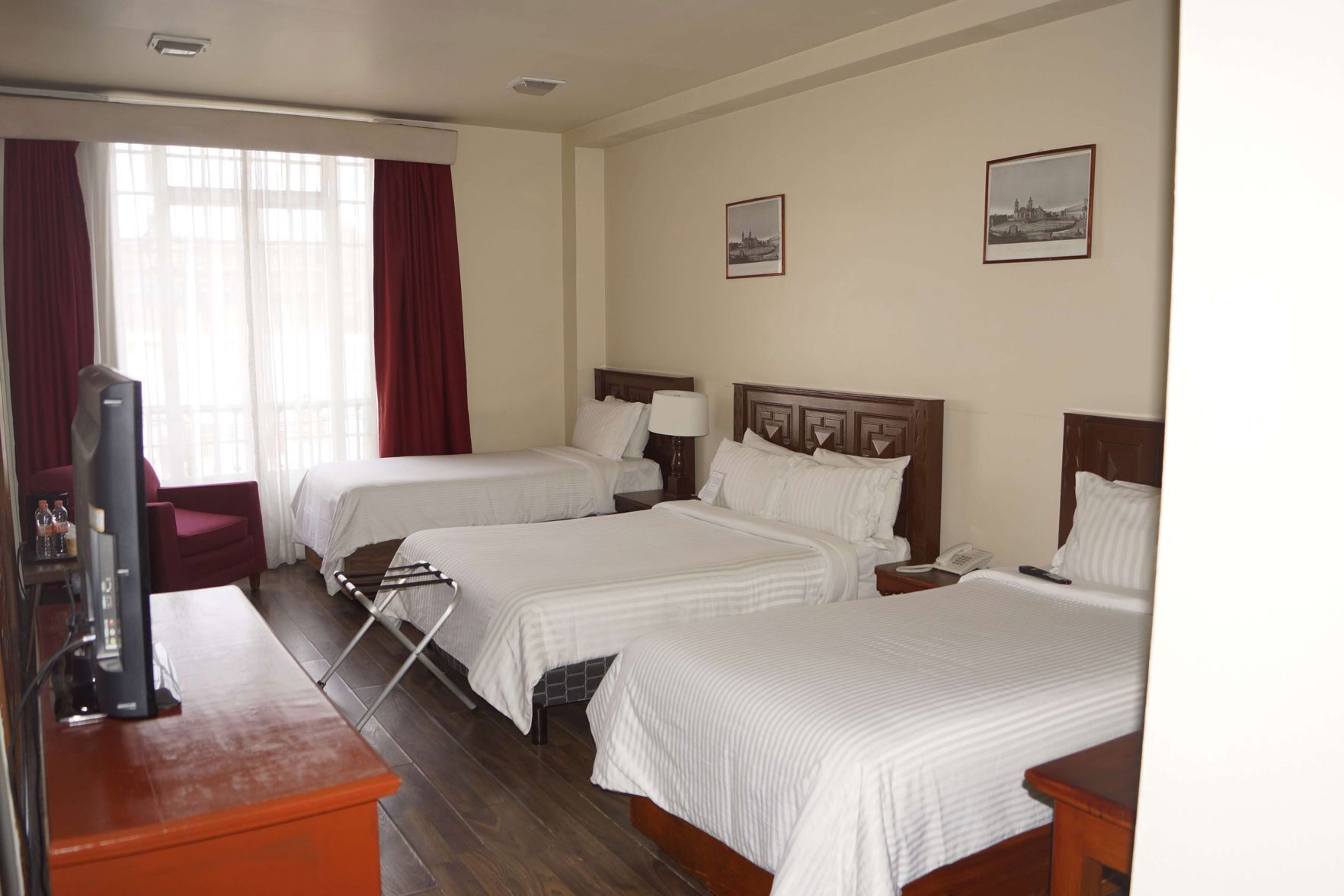 Premium bedding, in-room safe, desk, laptop workspace