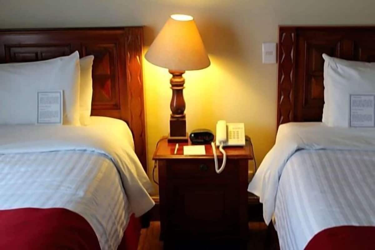 Literie de qualité supérieure, coffres-forts dans les chambres, bureau