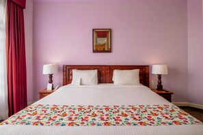 Premium bedding, in-room safe, desk, laptop workspace - Best Western Majestic (Mexico City)