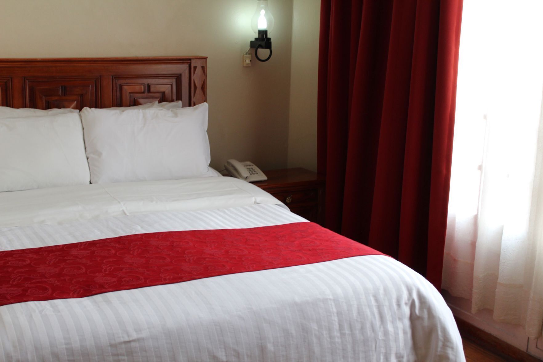 Premium bedding, in-room safe, desk, laptop workspace