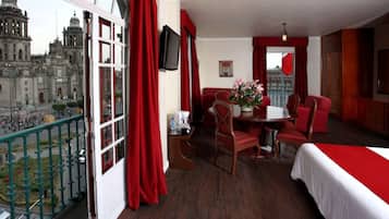 Suite, 1 cama King size, para no fumadores | Ropa de cama de alta calidad y caja de seguridad en la habitación