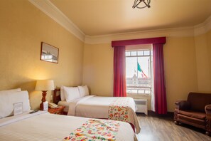 Premium bedding, in-room safe, desk, laptop workspace - Best Western Majestic (Mexico City)
