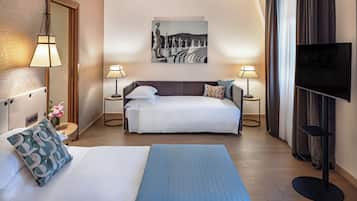 Triple Room | 1 bedroom, minibar, in-room safe, desk