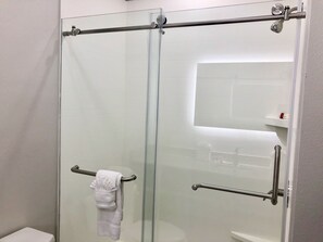 Dusche im Bad