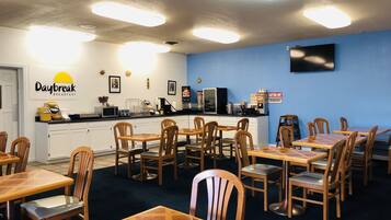 Tägliches inbegriffenes kontinentales Frühstück