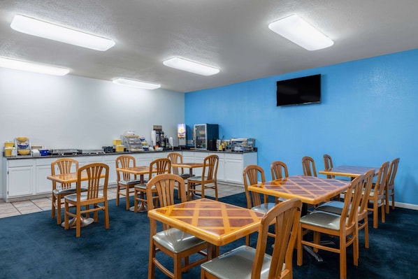 Free daily continental breakfast