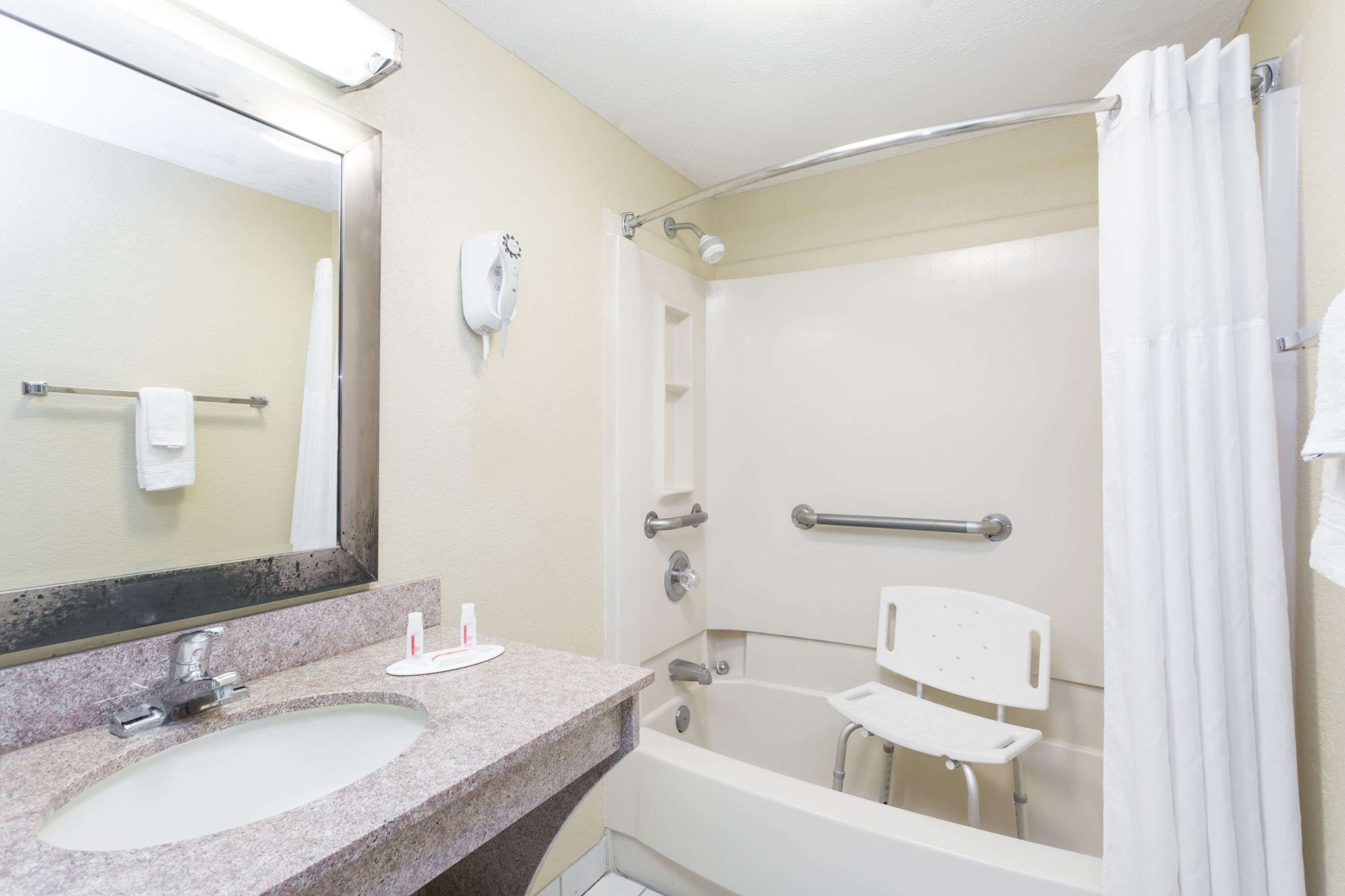 Photo - Days Inn by Wyndham Destin