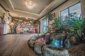 Lobby lounge