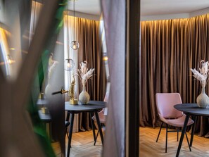 Premium bedding, Select Comfort beds, in-room safe, desk - Hotel Am Konzerthaus - MGallery Collection (Vienna)