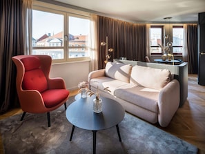 Suite, 1 King Bed (Maestro) | Premium bedding, Select Comfort beds, in-room safe, desk