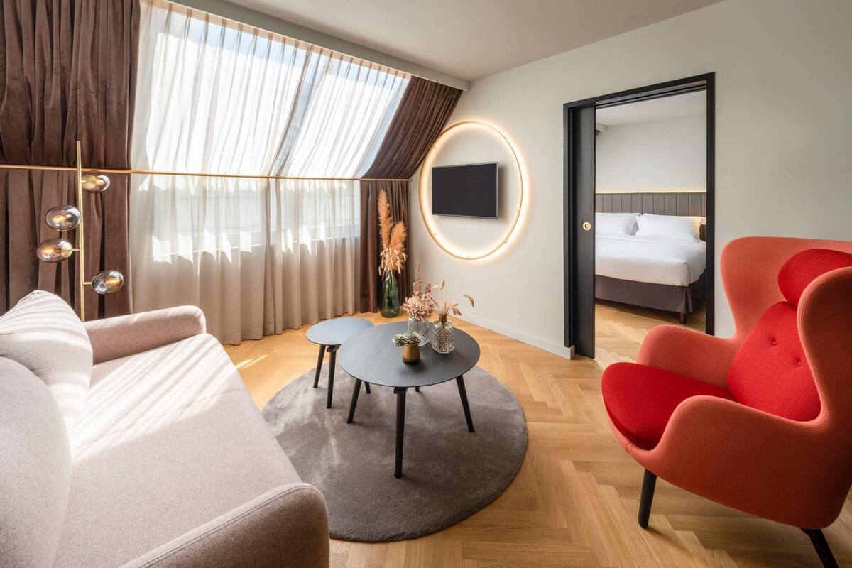 Suite, 1 kingsize-seng | Sengetøy av topp kvalitet og senger med Select Comfort-madrass