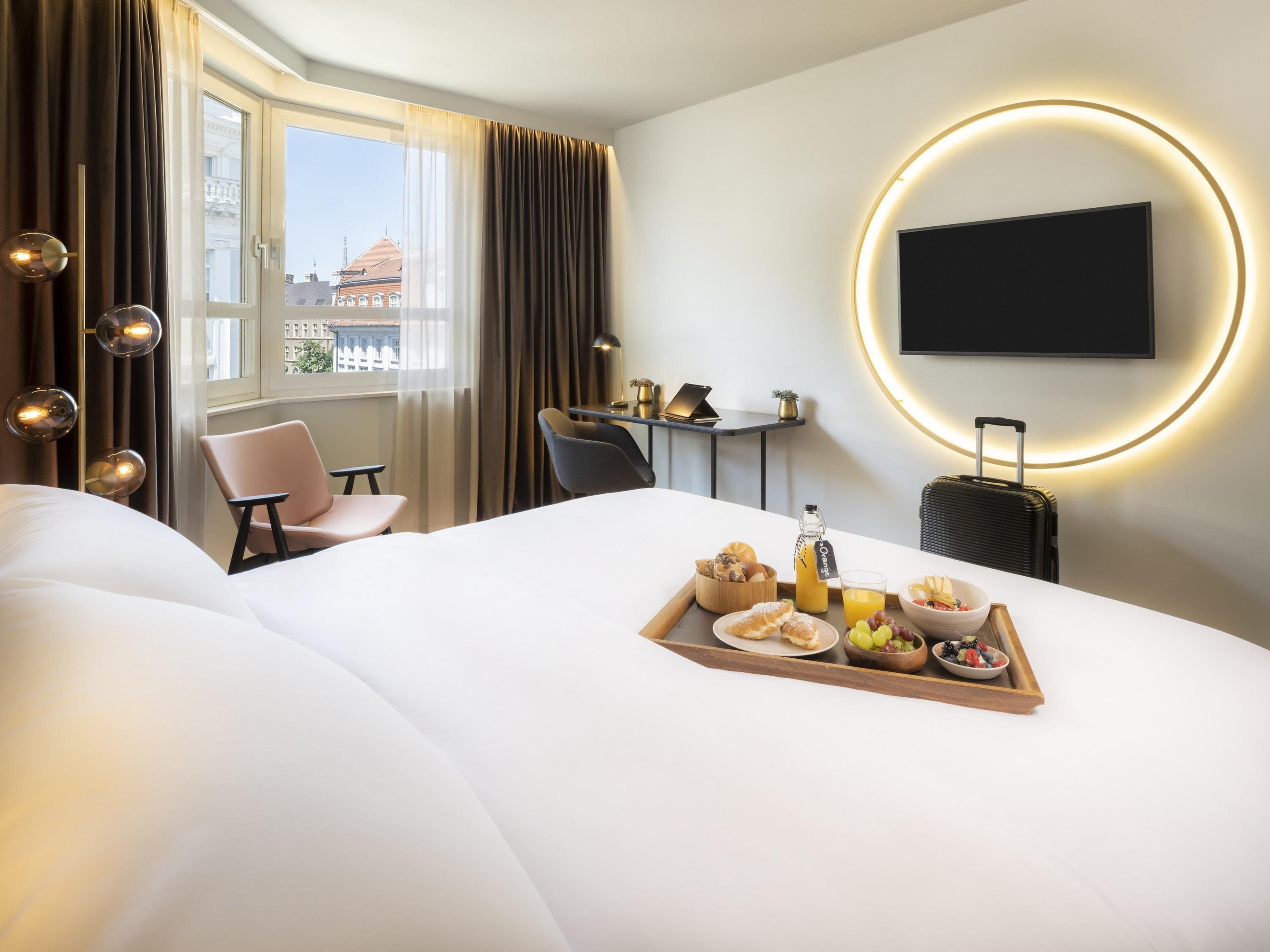 Superior Room, 1 Double Bed | Premium bedding, Select Comfort beds, in-room safe, desk