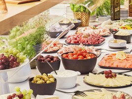 Daily buffet breakfast for a fee