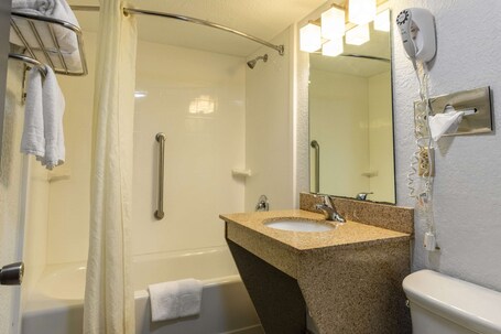 Quality Inn Asheville Airport - Image 16