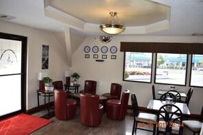 Breakfast area - MHO Hotel Bordentown (Bordentown)