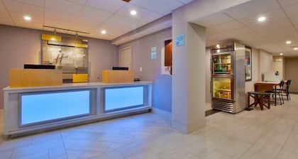 Holiday Inn Express Fairfax - Arlington Boulevard by IHG