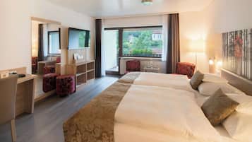 Habitación familiar, 1 cama matrimonial y sofá cama (with Sofabed) | 10 habitaciones, ropa de cama de alta calidad y edredón