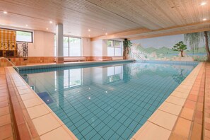 Indoor pool - Best Western Plus Hotel Schwarzwald Residenz (Triberg im Schwarzwald)