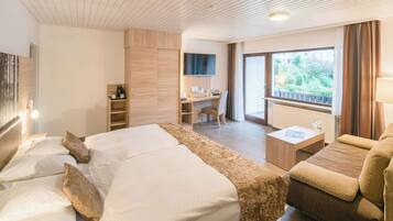 Comfort-huone, 1 parisänky (Quiet Location) | 10 makuuhuonetta, ylelliset vuodevaatteet, untuvapeitot