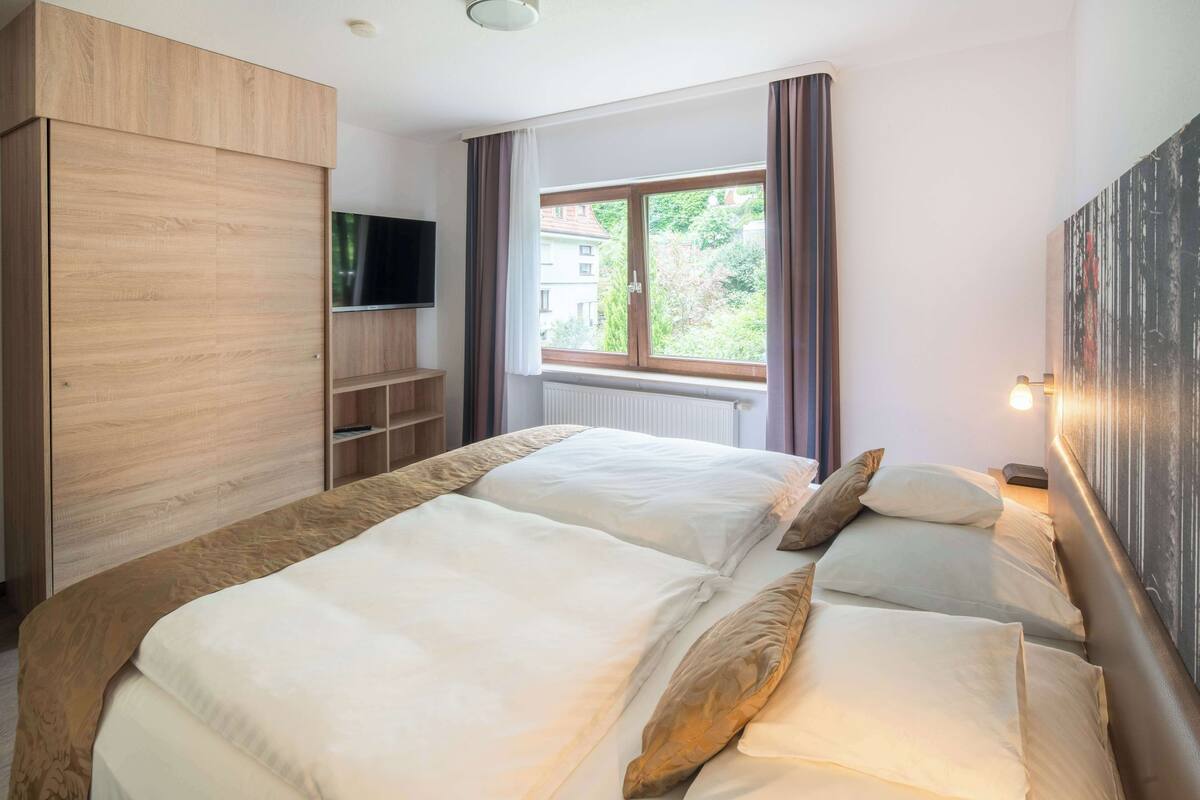 Standard Apartment, Multiple Beds (with Sofabed) | 10 bedrooms, premium bedding, down duvets, pillow-top beds