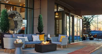 Renaissance Chicago Glenview Suites Hotel