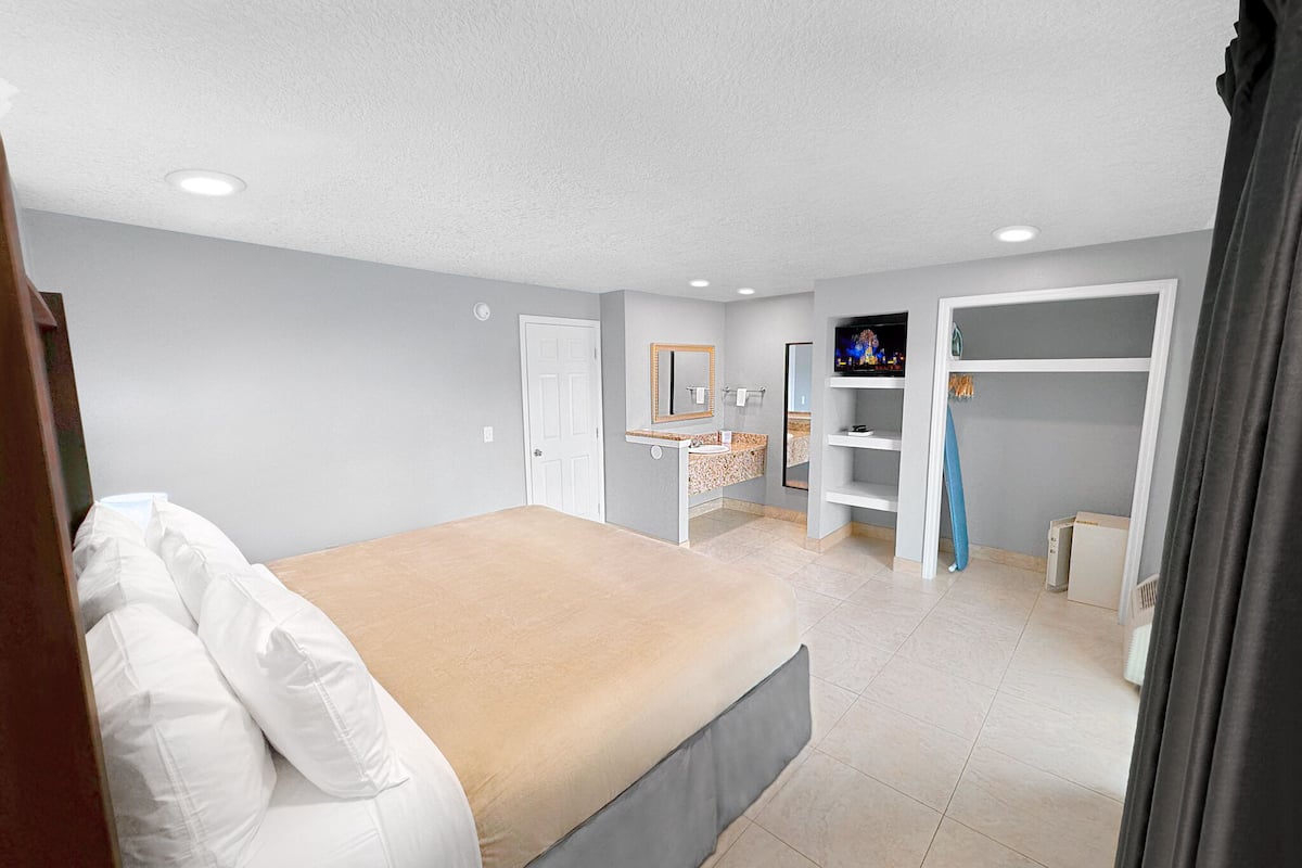 Premium bedding, Select Comfort beds, in-room safe, blackout drapes