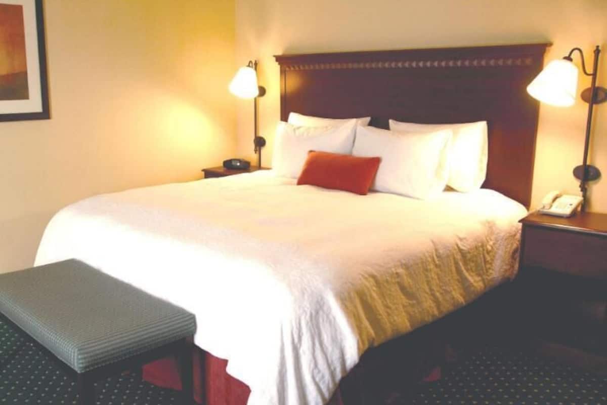 Premium bedding, pillowtop beds, desk, laptop workspace
