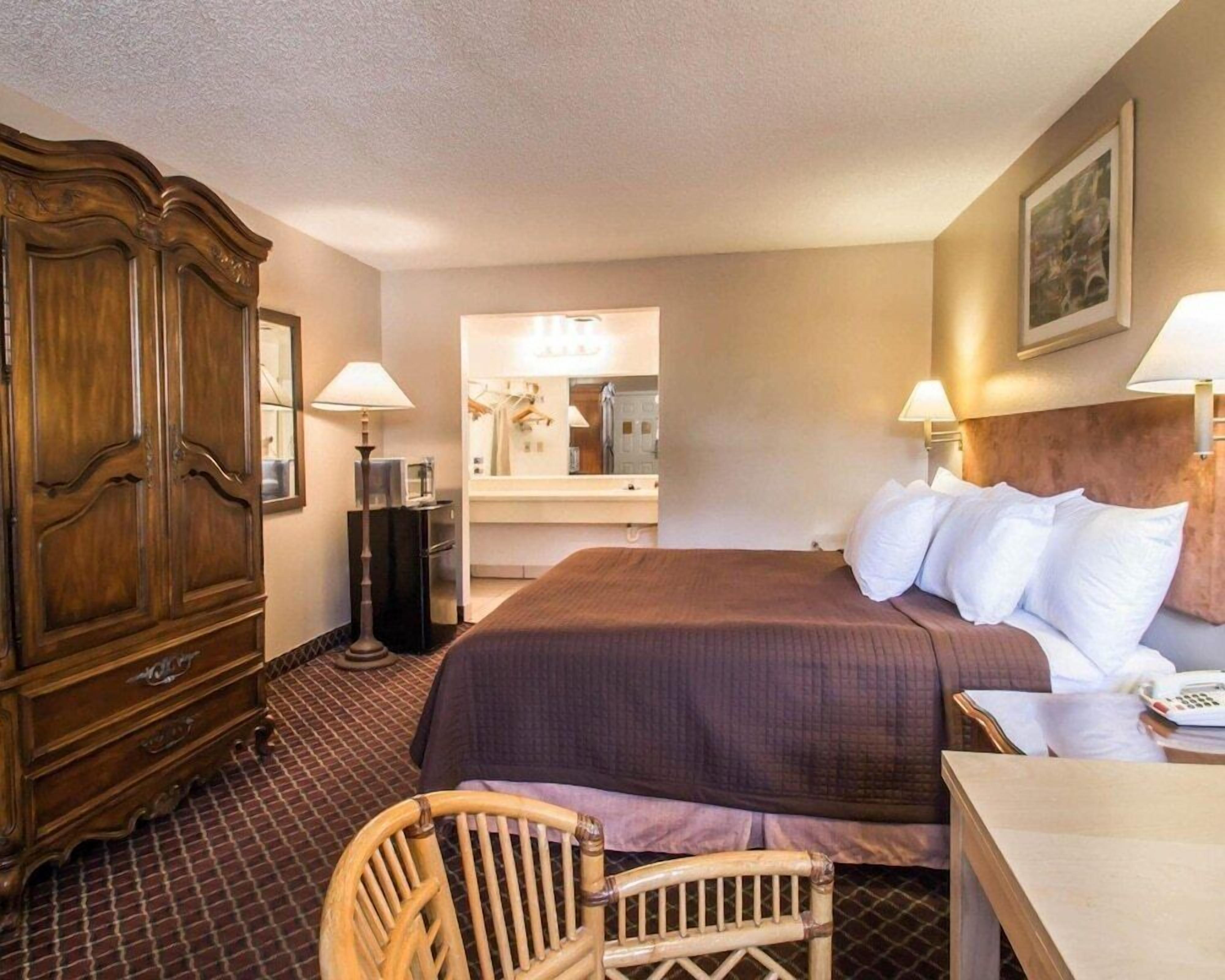 In-room safe, desk, laptop workspace, iron/ironing board