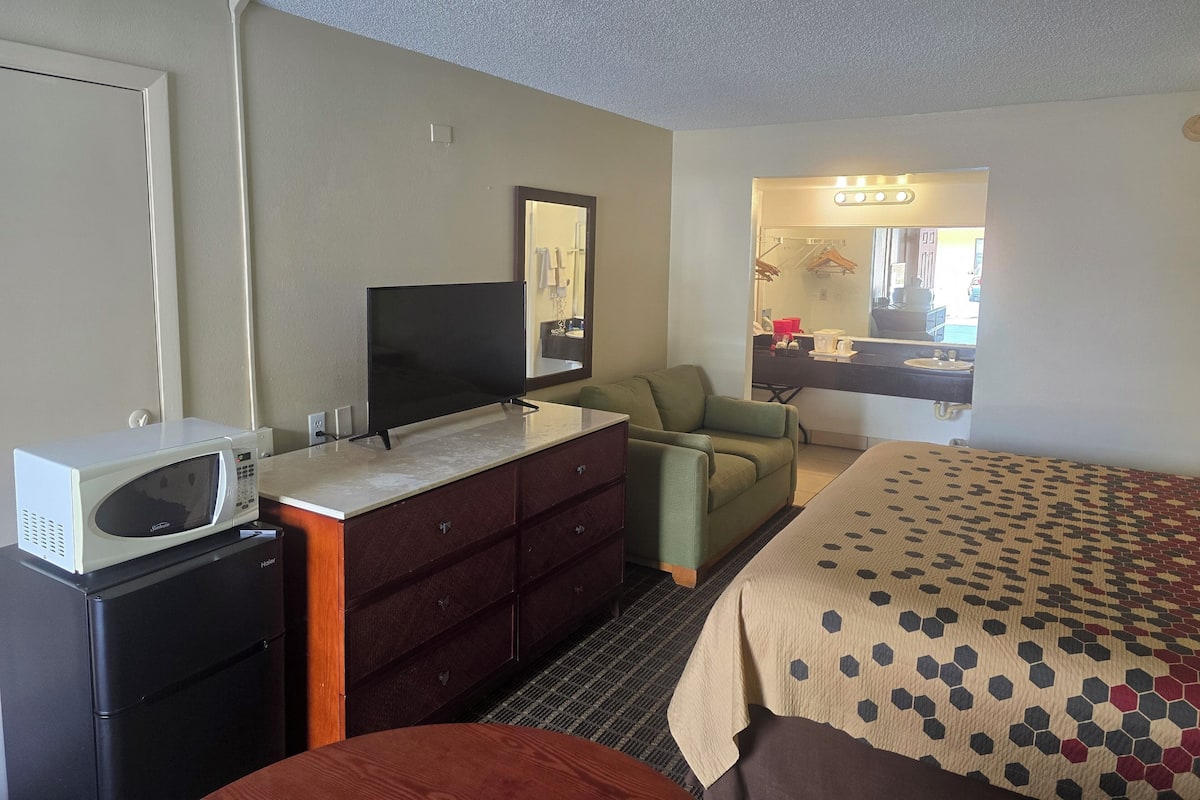 Standard Room, 1 King Bed, Non Smoking