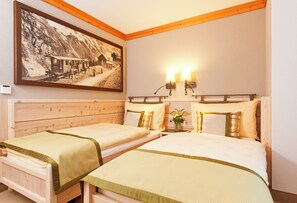 Double Room Forest Side | Minibar, in-room safe, desk, blackout drapes